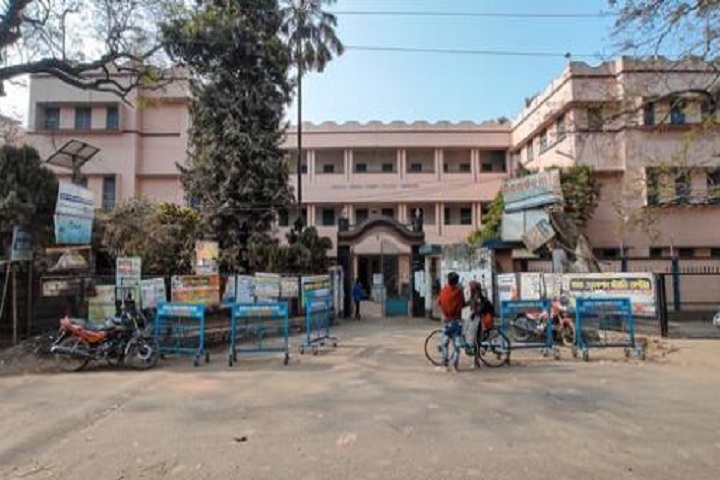 https://cache.careers360.mobi/media/colleges/social-media/media-gallery/24048/2021/4/3/Campus View of Dukhulal Nibaran Chandra College Murshidabad_Campus-View_1.jpg